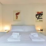 纳沃纳广场公寓 *
