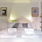 纳沃纳广场公寓 *